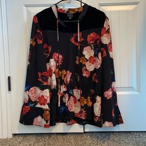 Worthington floral top with velvet detail